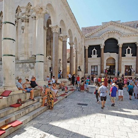 Lovely Home In Split With Jacuzzi Ngoại thất bức ảnh