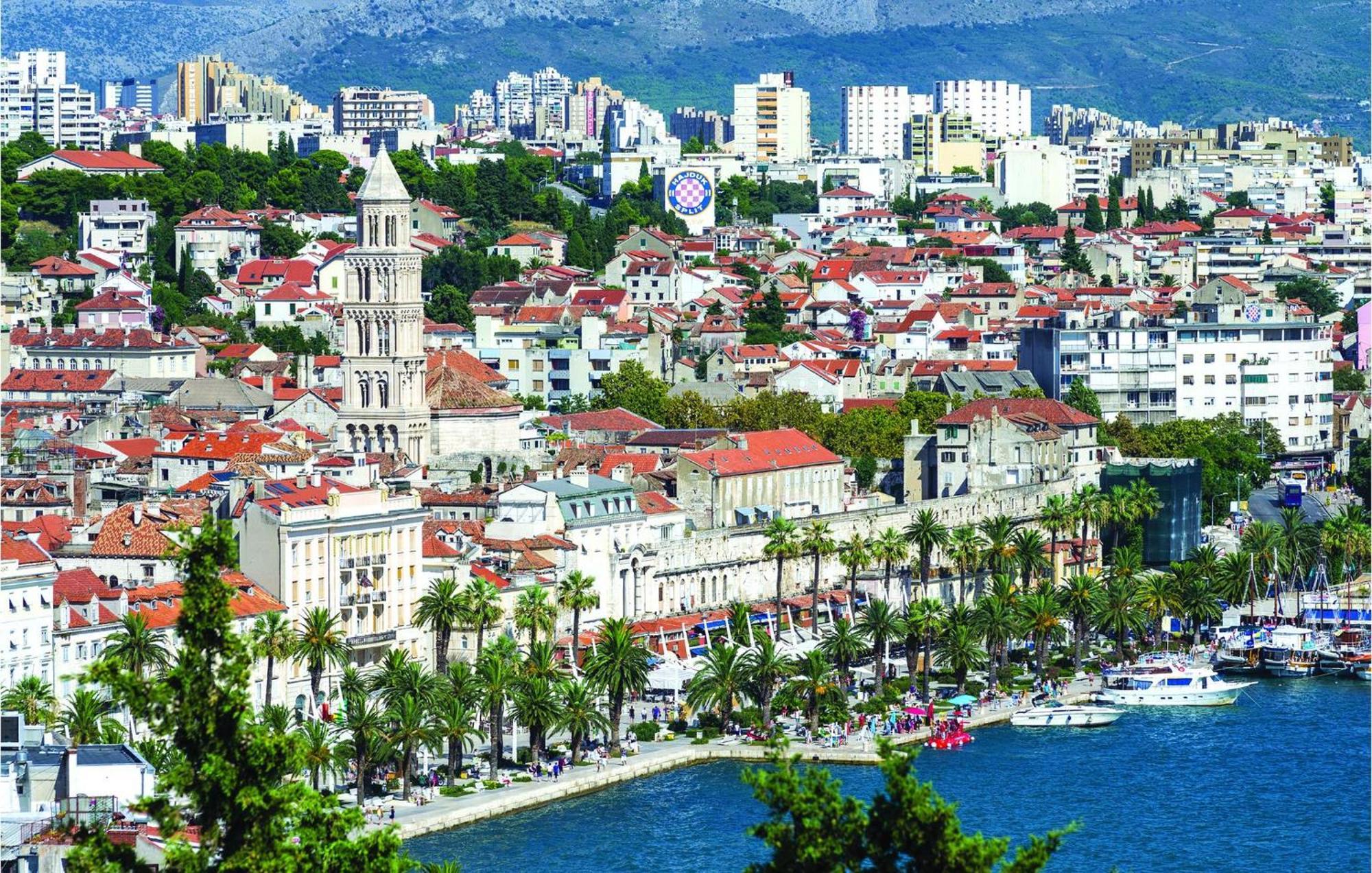 Lovely Home In Split With Jacuzzi Ngoại thất bức ảnh