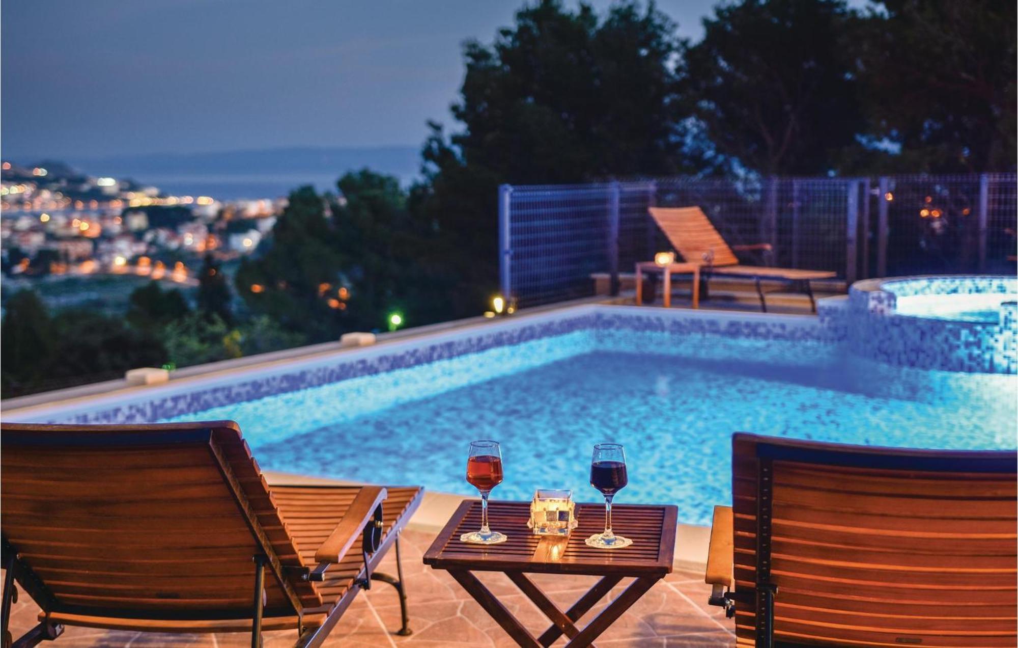 Lovely Home In Split With Jacuzzi Ngoại thất bức ảnh