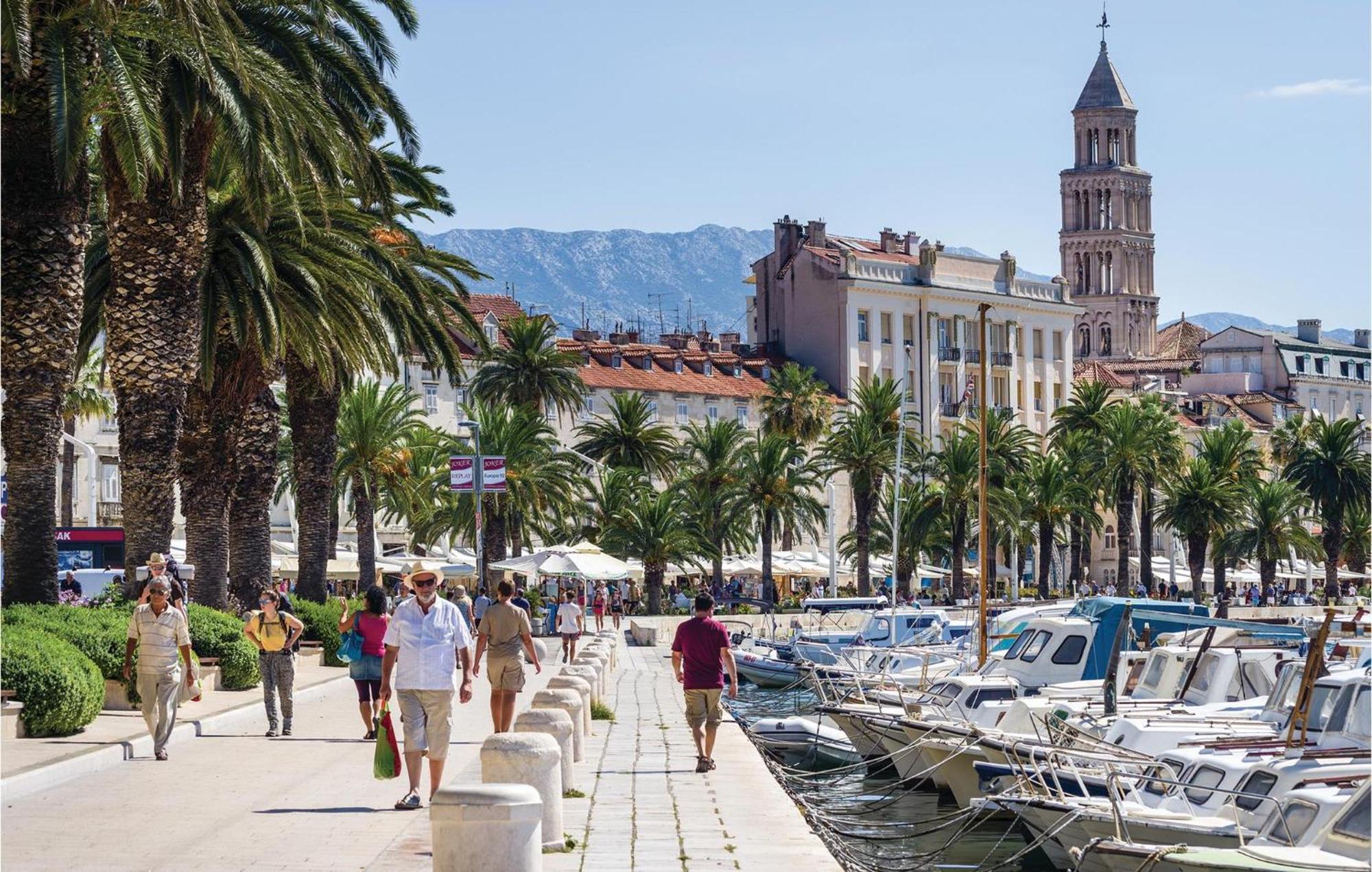 Lovely Home In Split With Jacuzzi Ngoại thất bức ảnh
