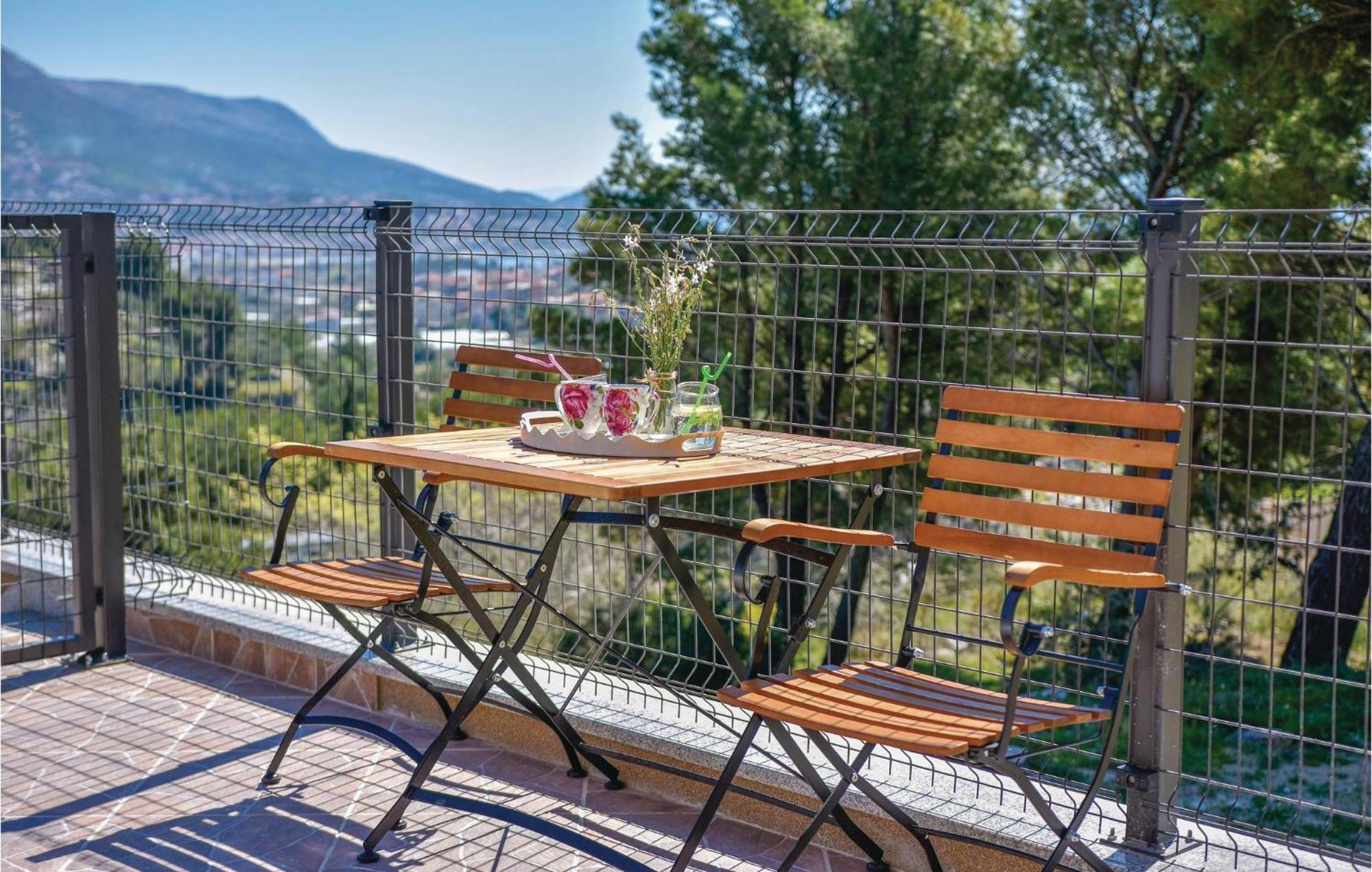 Lovely Home In Split With Jacuzzi Ngoại thất bức ảnh