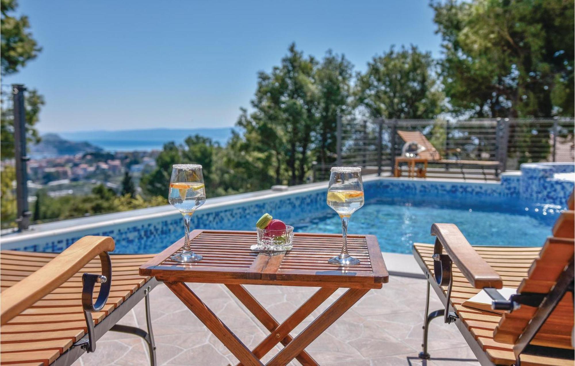 Lovely Home In Split With Jacuzzi Ngoại thất bức ảnh