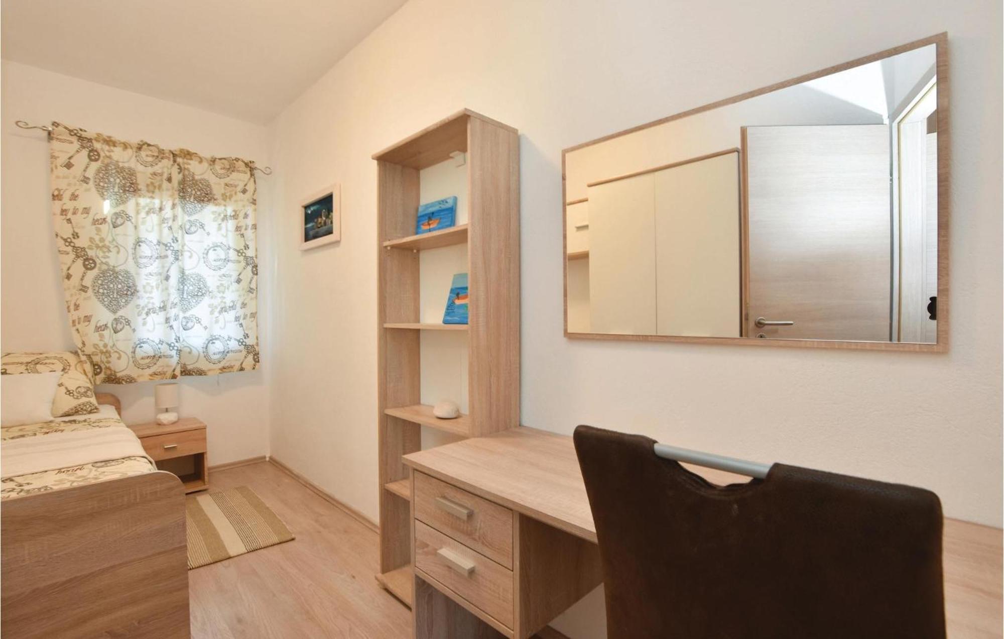 Lovely Home In Split With Jacuzzi Ngoại thất bức ảnh